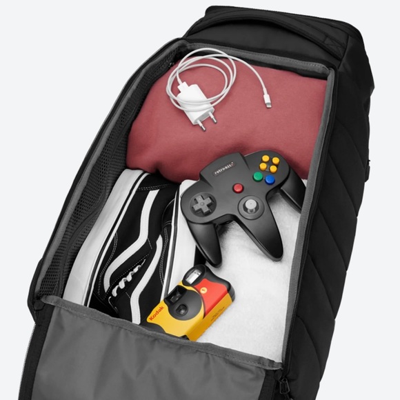 Db Hugger Backpack 30L Capacity - Picture 5 of 6